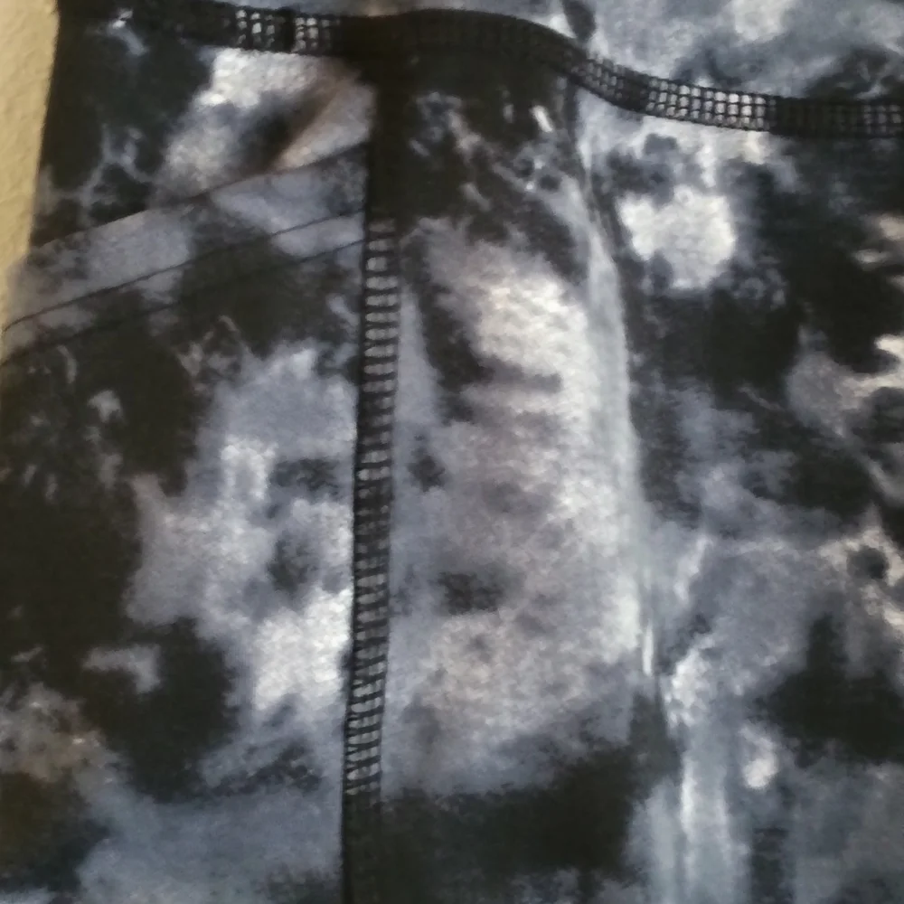 O to S Bike Shorts Women 2XL Black, Gray and White Tie-Dye  Casual Performance